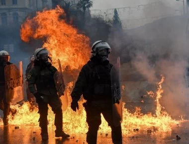 Η Χρυσή Αυγή απαντά στο Μαξίμου: «Παρακρατικοί κουκουλοφόροι του ΣΥΡΙΖΑ προκάλεσαν τα επεισόδια»
